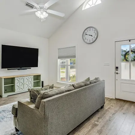 Coastal Cozy - 3B Pensacola Home